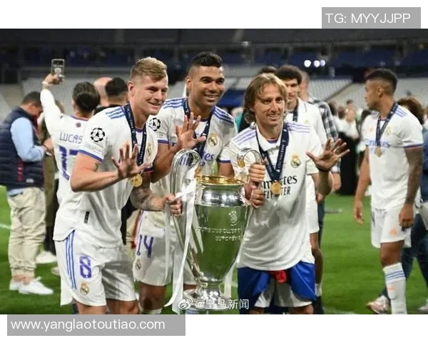 绿茵传奇的深情回响：莫德里奇的“神谕”，卡塞米罗的“见证”，皇马荣耀的未来篇章